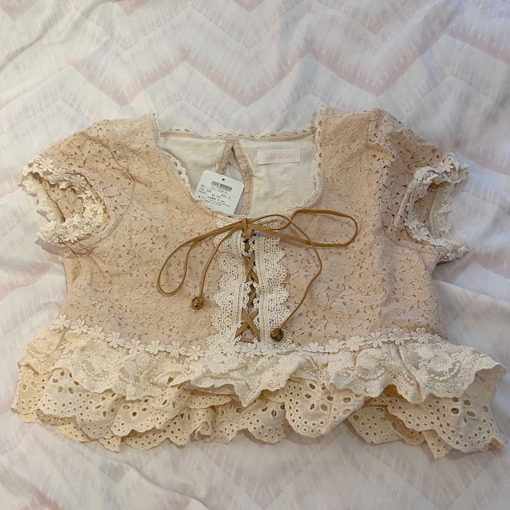 (NWT) Liz Lisa | Beige Cropped Top